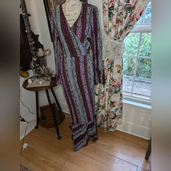 Bohemian Multicolor Maxi Dress - Picture 14 of 16